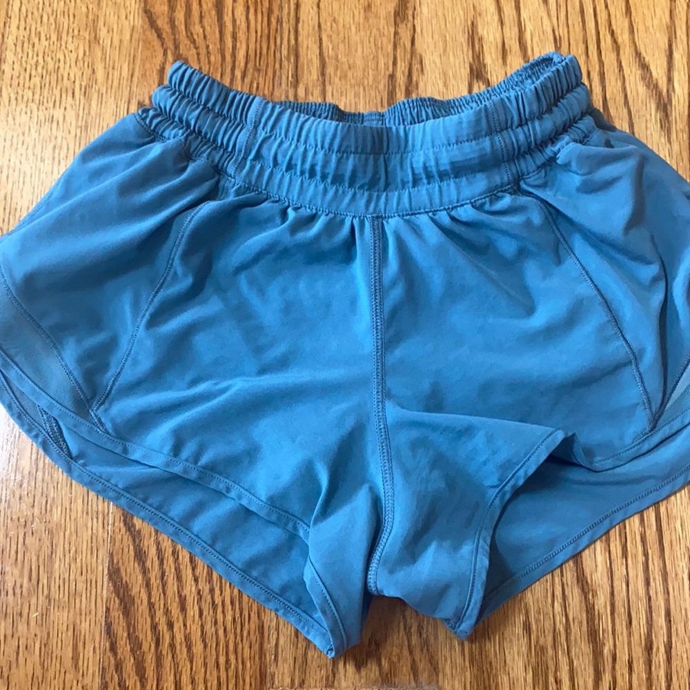 COPY - Lulu lemon Hotty Toddy shorts 2.5”